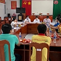 TS. Lê Lâm, Hiệu trưởng nhà trường đến thăm hỏi, động viên các tình nguyện viên phòng, chống dịch bệnh Covid-19 tại An Giang