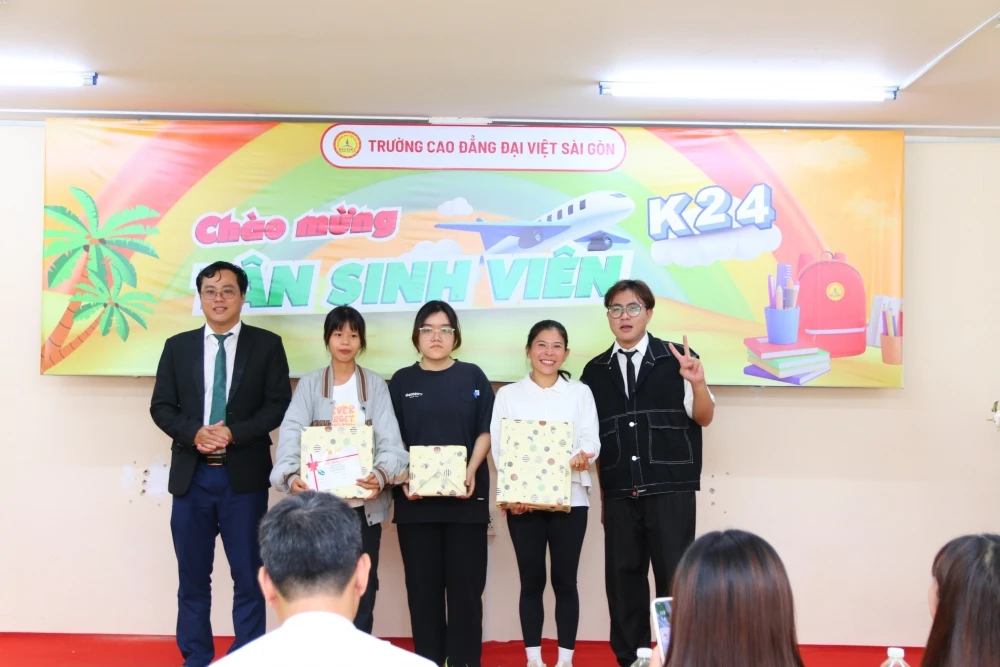 Chào Tân Sinh Viên K24 Nhập Học Đợt 1 | Cao Đẳng Đại Việt Sài Gòn 2024