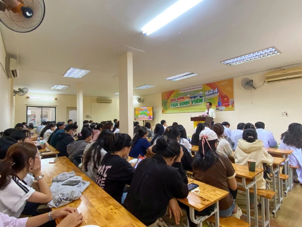 Hành Trình Mới Cùng Nhau Vươn Tới Thành Công | Chào Đón Tân Sinh Viên Đợt 7 Năm 2024