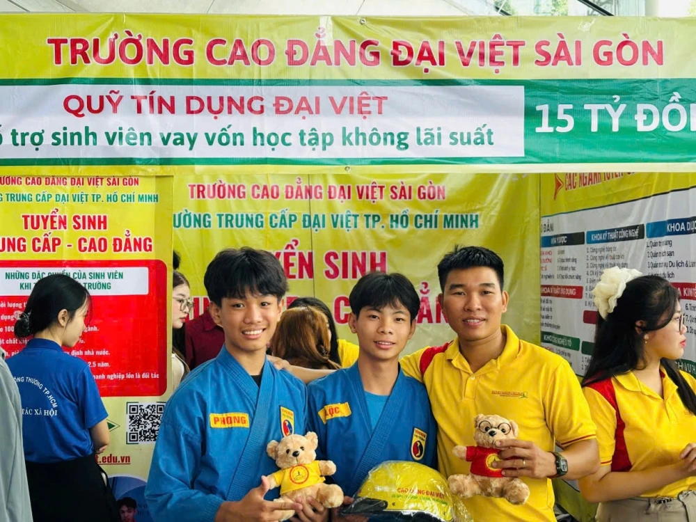 Sôi Động Ngày Hội Tư Vấn Mùa Thi 2025 Tại Bình Dương | Cao đẳng Đại Việt Sài Gòn