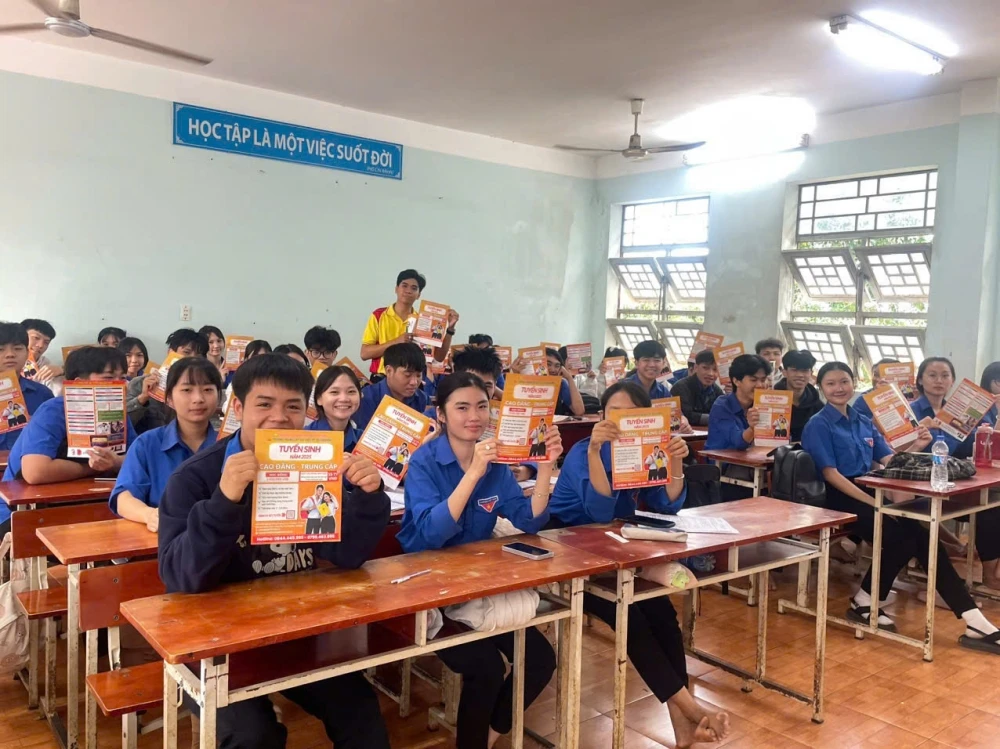 Trường Cao đẳng Đại Việt Sài Gòn Tư Vấn Tuyển Sinh 2025 Tại Đồng Nai | Tiếp Lửa Ước Mơ