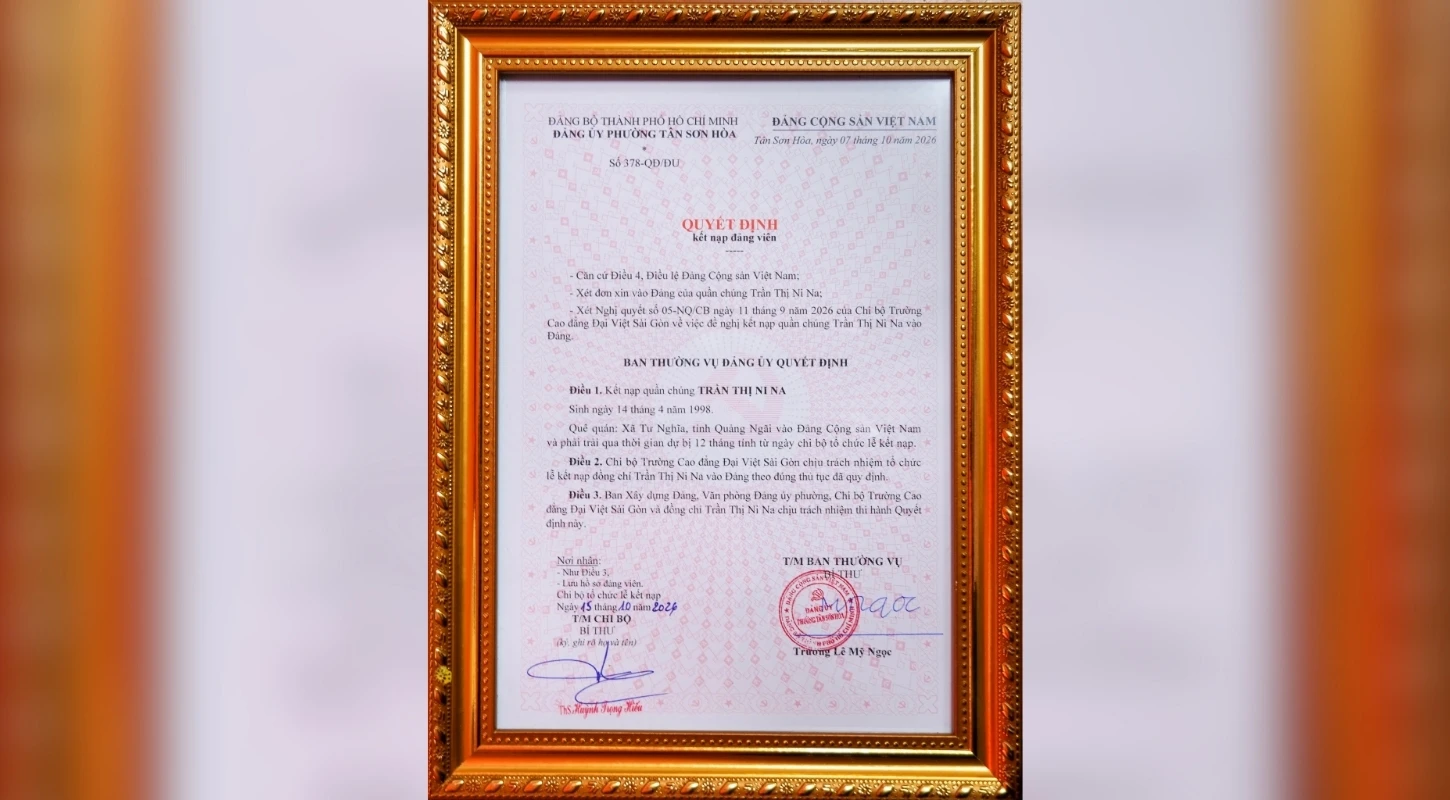 CHI BỘ TRƯỜNG CAO ĐẲNG ĐẠI VIỆT SÀI GÒN TỔ CHỨC LỄ KẾT NẠP ĐẢNG VIÊN MỚI | Trường Trung Cấp Đại Việt Tp. Hồ Chí Minh