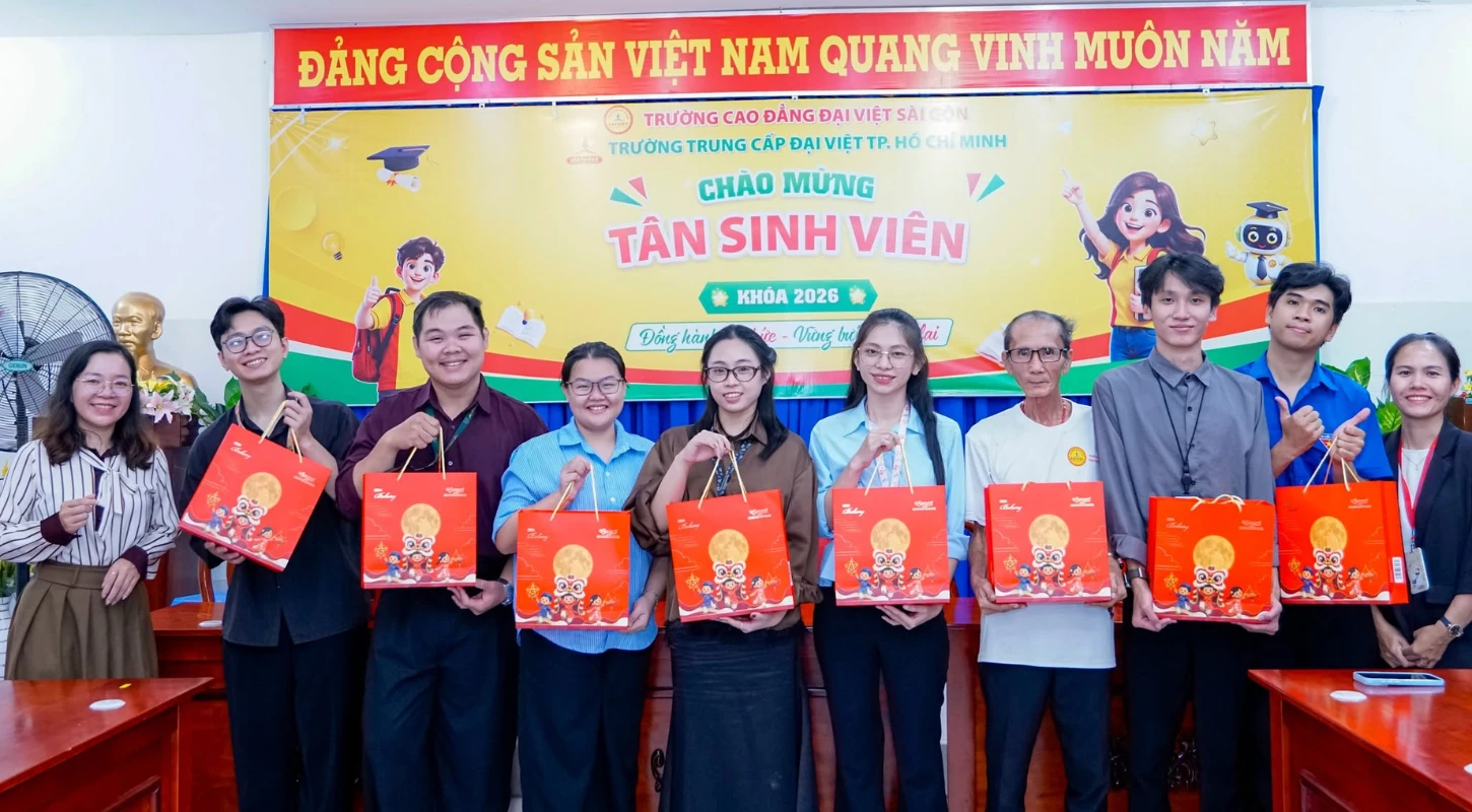 Trung Thu Ấm Áp – Cao đẳng Đại Việt Sài Gòn Cơ sở Thủ Đức gửi trao niềm vui đến cán bộ nhân viên | Trường Trung Cấp Đại Việt Tp. Hồ Chí Minh