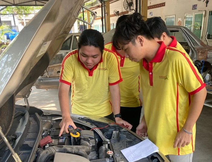 100% SV ngành Công nghệ ô tô Trường CĐ Đại Việt Sài Gòn có việc làm
