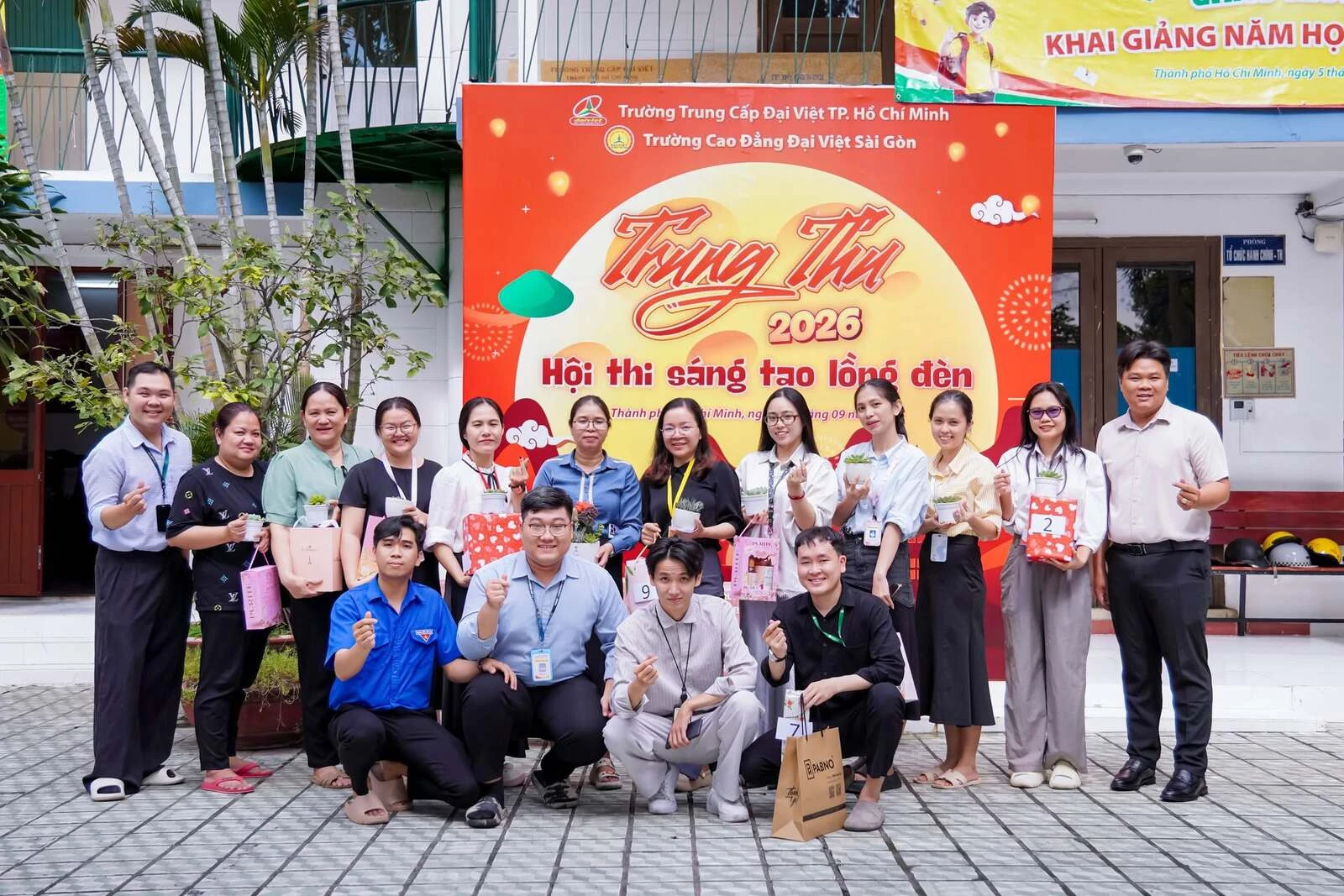20/10 – TRAO YÊU THƯƠNG, GỬI NGÀN LỜI CHÚC ĐẾN CÁC BÔNG HOA CỦA ĐẠI VIỆT