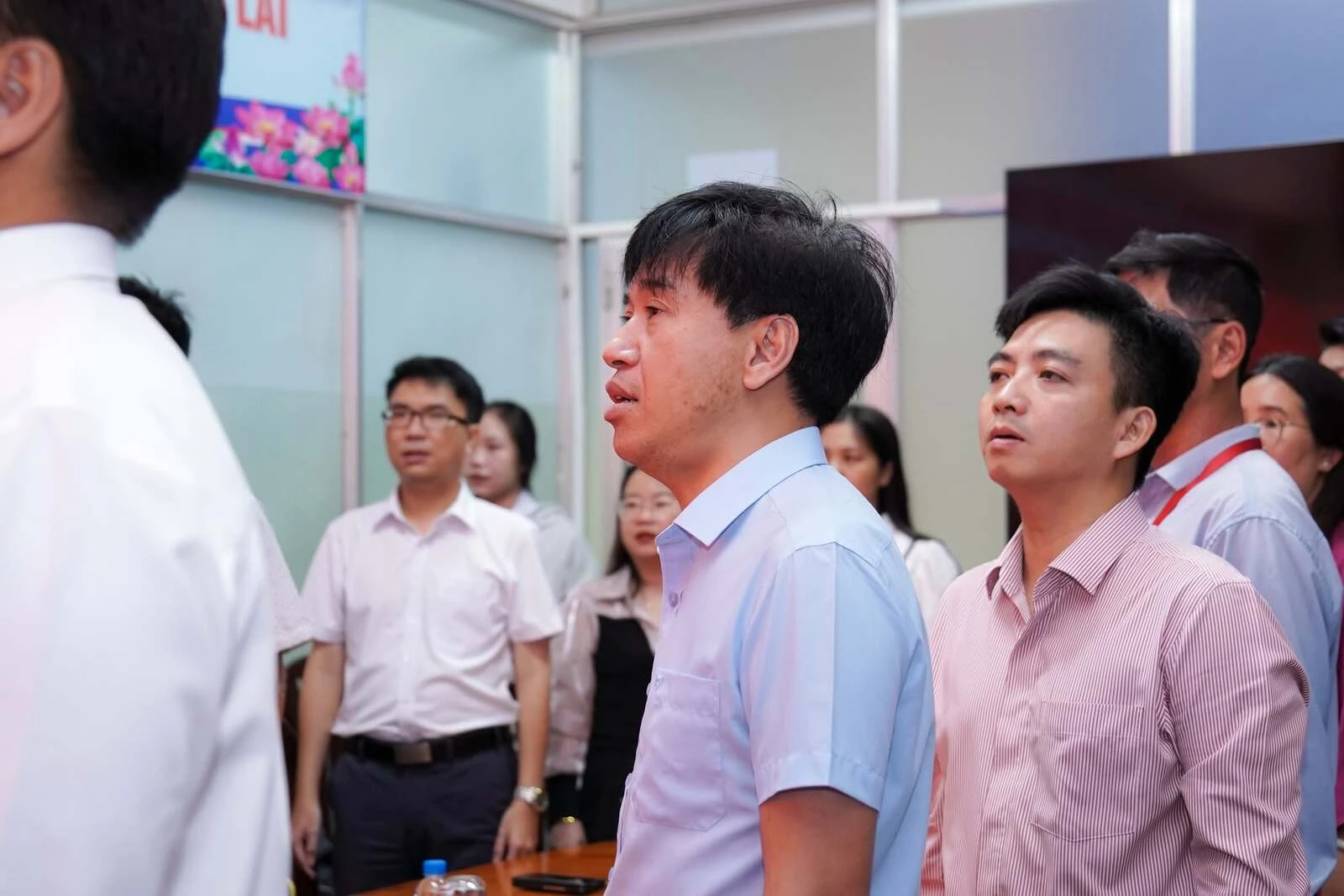 CHI BỘ TRƯỜNG CAO ĐẲNG ĐẠI VIỆT SÀI GÒN TỔ CHỨC LỄ KẾT NẠP ĐẢNG VIÊN MỚI