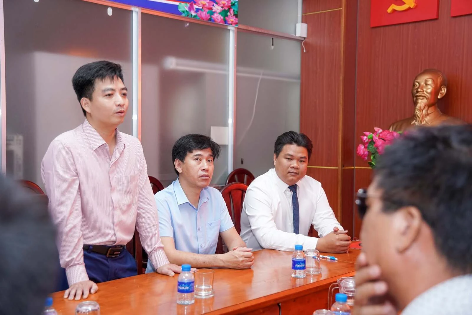 CHI BỘ TRƯỜNG CAO ĐẲNG ĐẠI VIỆT SÀI GÒN TỔ CHỨC LỄ KẾT NẠP ĐẢNG VIÊN MỚI