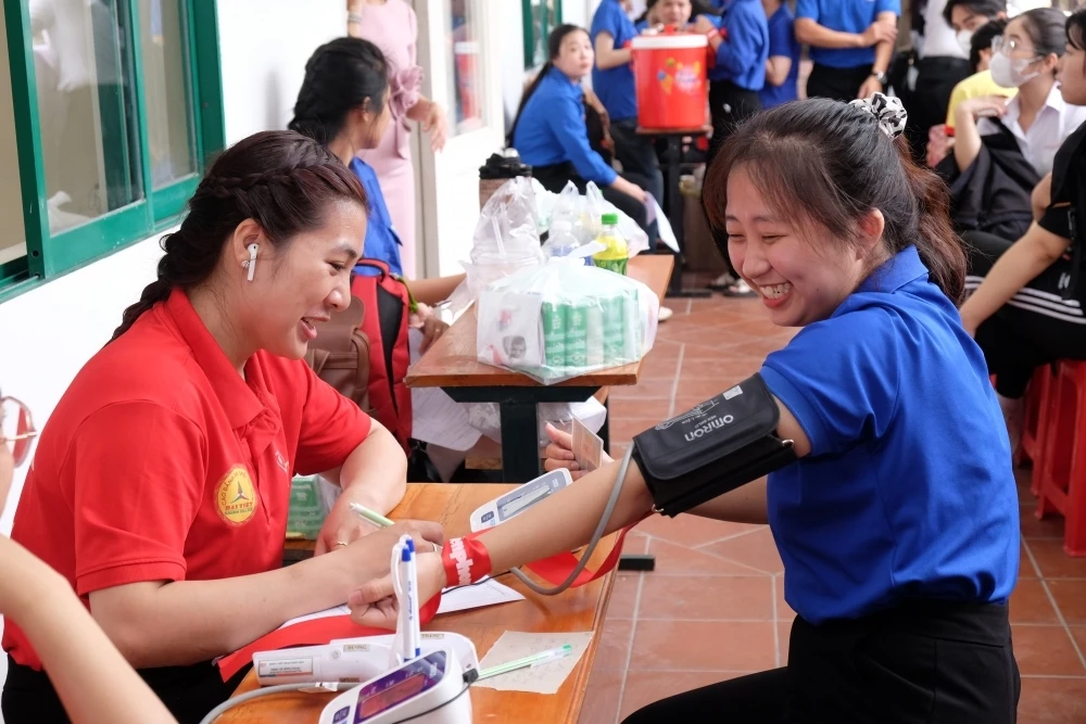 Chủ Nhật Đỏ 2024 tại Trường CĐ Đại Việt Sài Gòn | Hiến máu cứu người