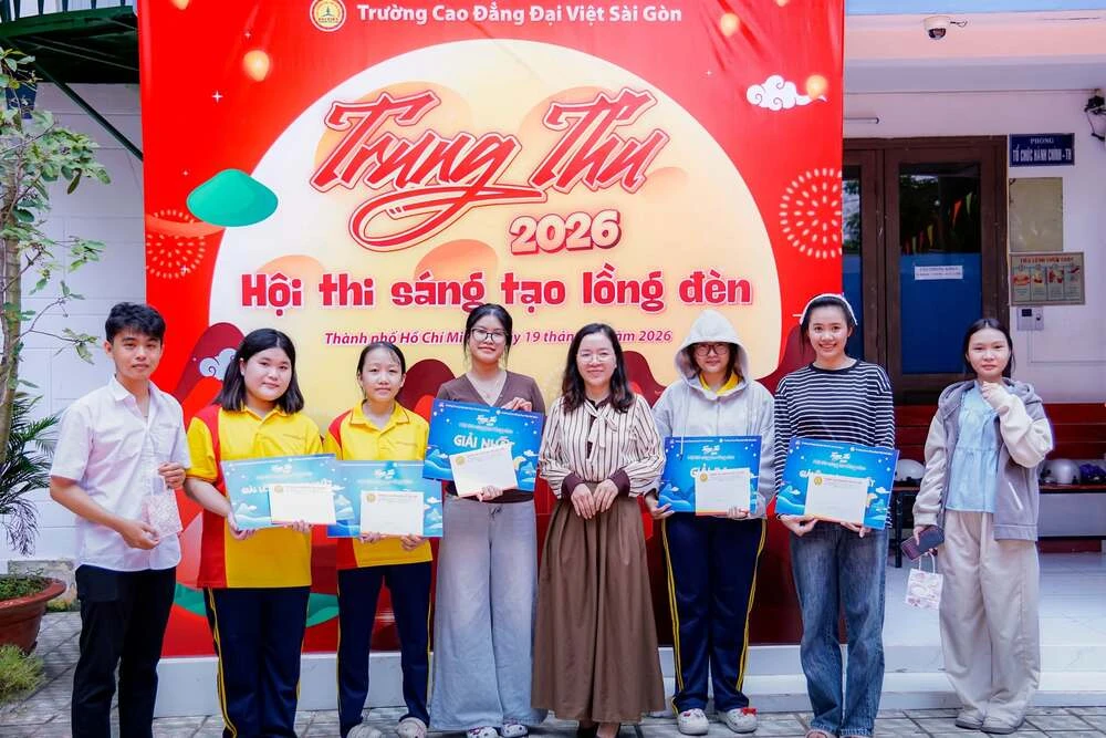 Chúc Mừng Các Team Xuất Sắc Tại Hội Thi Lồng Đèn Trung Thu 2026