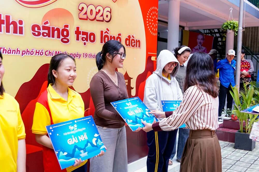 Chúc Mừng Các Team Xuất Sắc Tại Hội Thi Lồng Đèn Trung Thu 2026