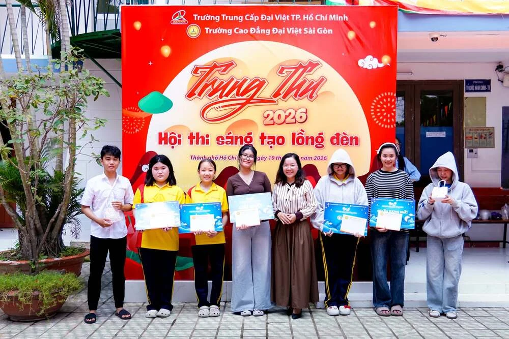 Chúc Mừng Các Team Xuất Sắc Tại Hội Thi Lồng Đèn Trung Thu 2026