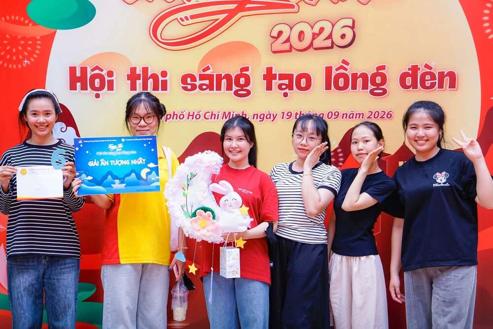 Chúc Mừng Các Team Xuất Sắc Tại Hội Thi Lồng Đèn Trung Thu 2026