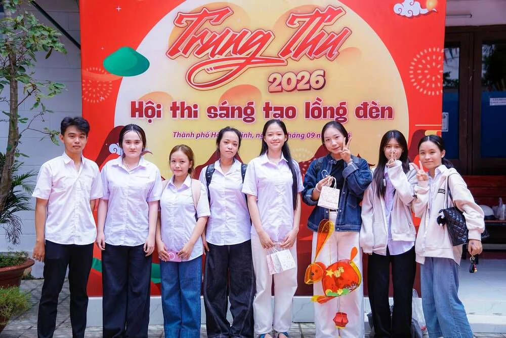 Chúc Mừng Các Team Xuất Sắc Tại Hội Thi Lồng Đèn Trung Thu 2026