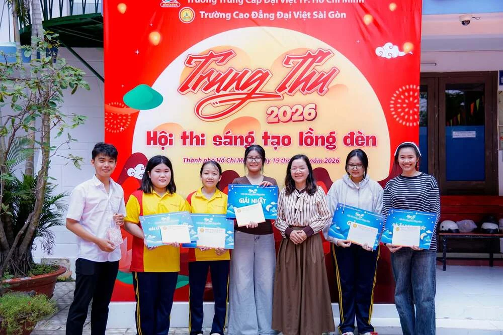 Chúc Mừng Các Team Xuất Sắc Tại Hội Thi Lồng Đèn Trung Thu 2026