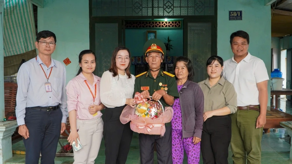 Tri Ân Người Hùng Thầm Lặng | Trường Cao đẳng Đại Việt Sài Gòn Thăm Chiến Sĩ Biệt Động Sài Gòn