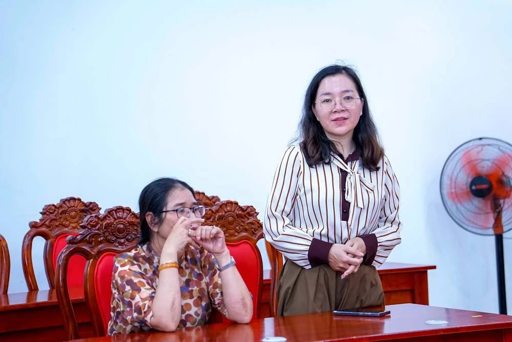 Trung Thu Ấm Áp – Cao Đẳng Đại Việt Sài Gòn Cơ Sở Thủ Đức Gửi Trao Niềm Vui Đến Cán Bộ Nhân Viên