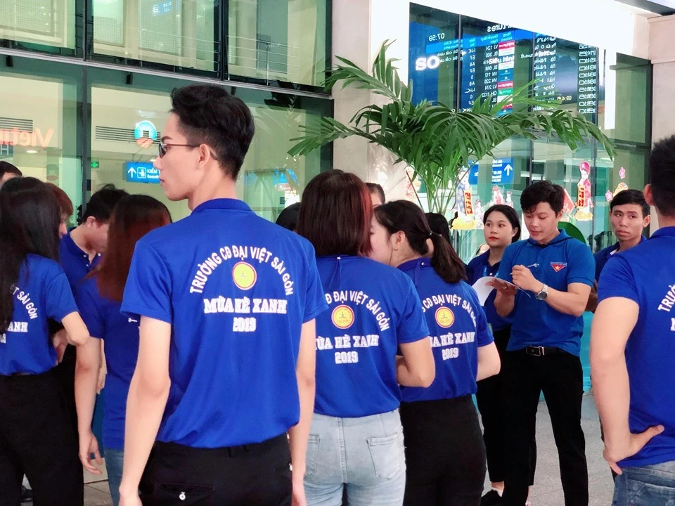 Chiến Dịch Mùa Hè Xanh 2019 Tại Sân Bay Tân Sơn Nhất | Sinh Viên Đại Việt
