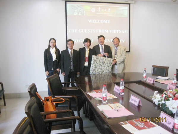 Trường Tc Đại Việt Tp Hcm Chính Thức Thăm Và Làm Việc Với Trường Đại Học Quý Châu