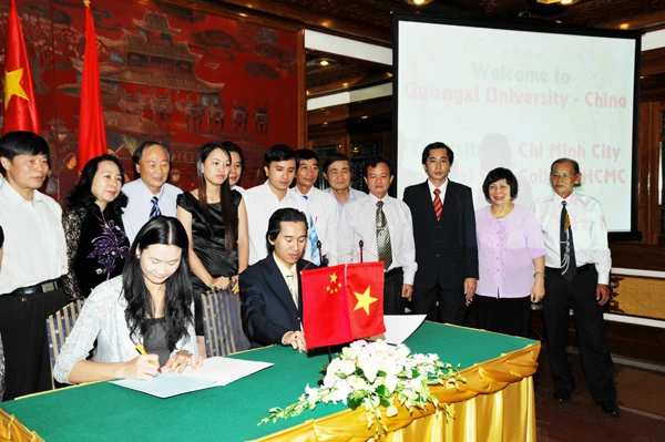 Trường Tc Đại Việt Tp Hcm Và Đại Học Quảng Tây Ký Kết Ghi Nhớ Hợp Tác Đào Tạo
